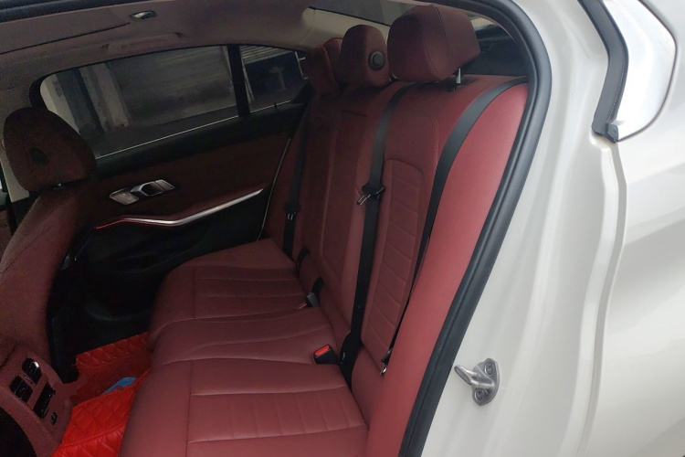 BMW 3 Series 2021 car image #10