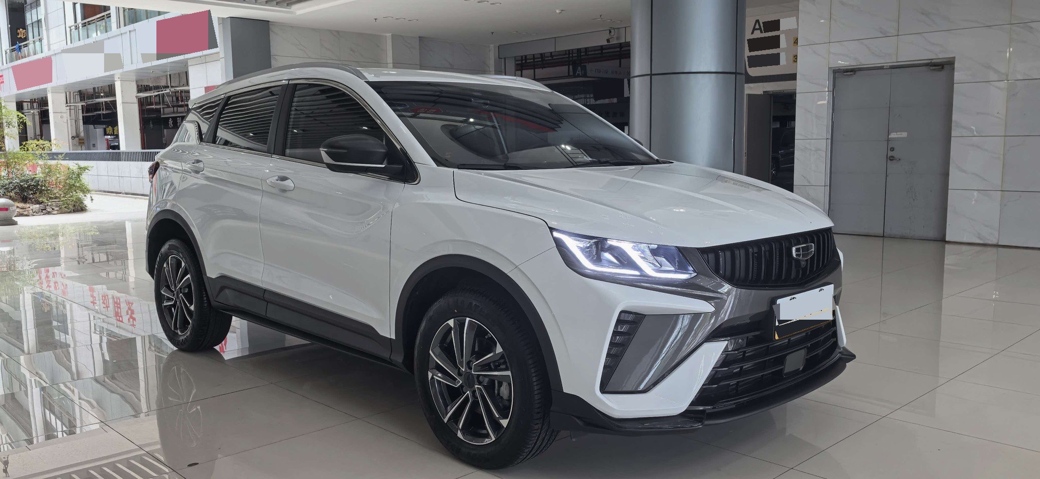GEELY Coolray 2024 immagine di auto #3