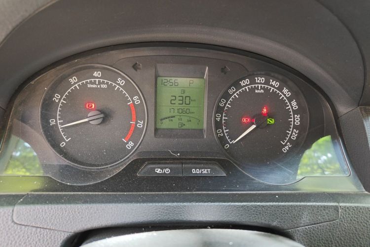 Skoda Rapid 2016 #12 Skoda Rapid 2016 image de voiture #12