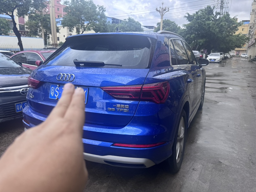 Audi Q3 2020 car image #6