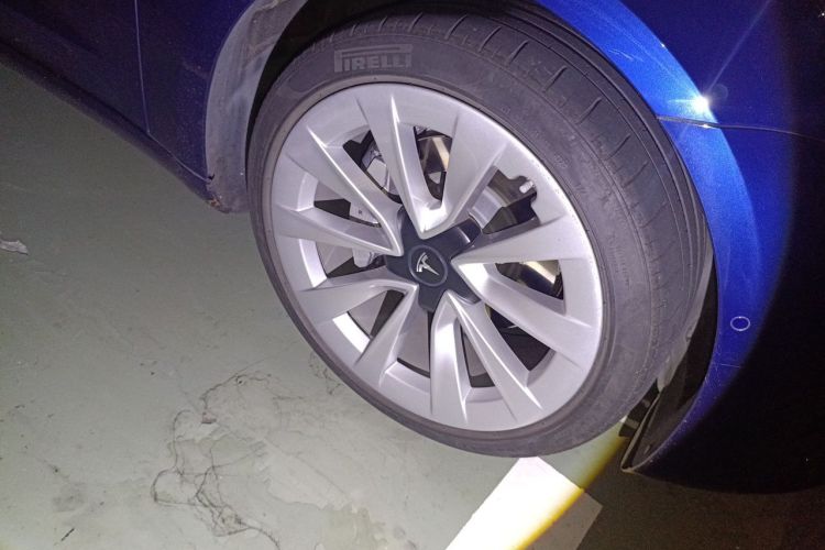 Tesla Model 3 2021 car image #9