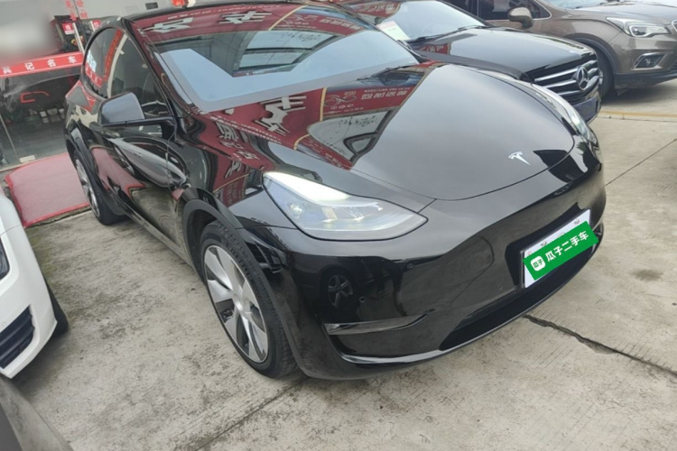 Tesla Model Y 2022 #4 Tesla Model Y 2022 car image #4