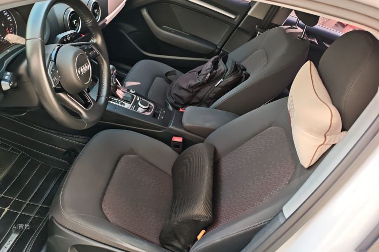 Audi A3 2018 car image #17