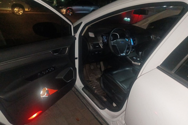 GEELY Emgrand GS 2017 car image #9