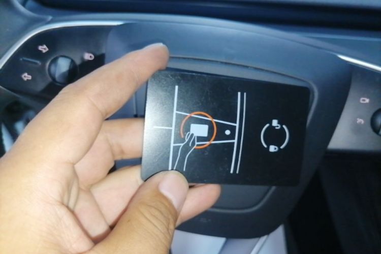 Tesla Model 3 2024 car image #9