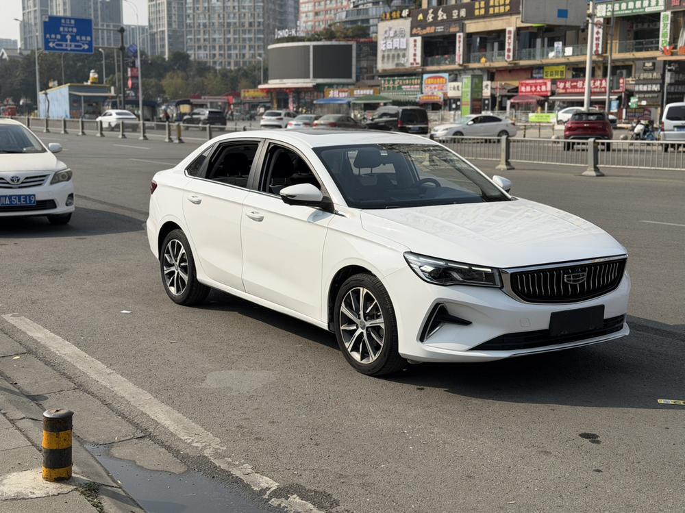 GEELY Emgrand 2022 #3 GEELY Emgrand 2022 car image #3