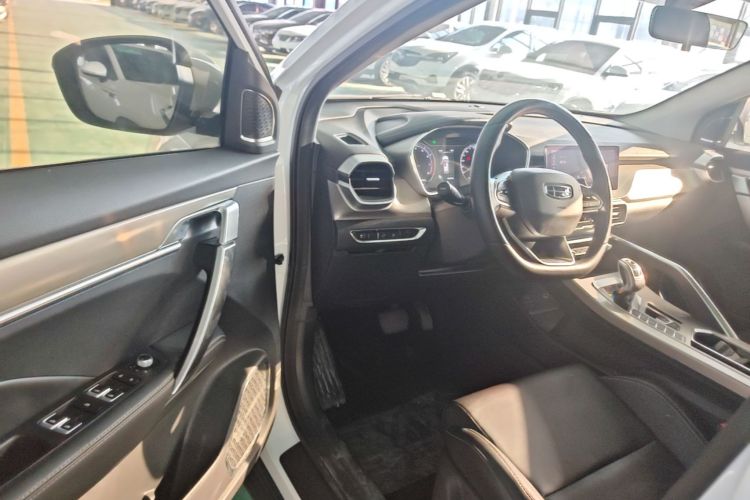 GEELY Coolray 2019 car image #12