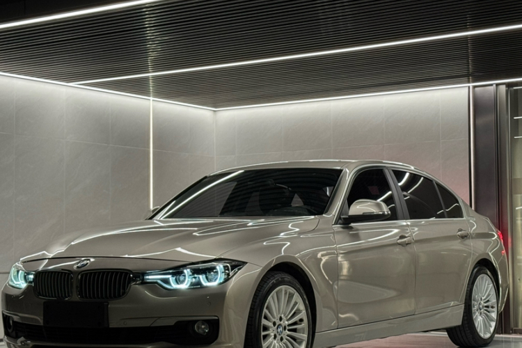 BMW 3 Series 2018 #2 BMW 3 Series 2018 car image #2