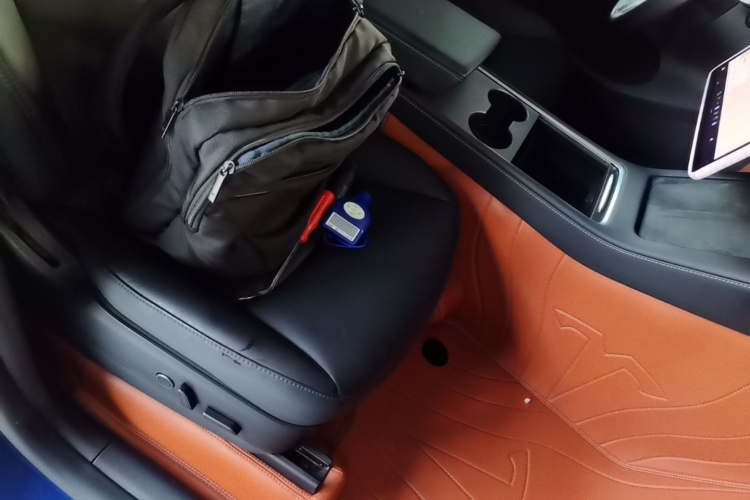 Tesla Model Y 2021 car image #24