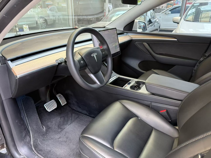 Tesla Model Y 2021 #3 Tesla Model Y 2021 car image #3