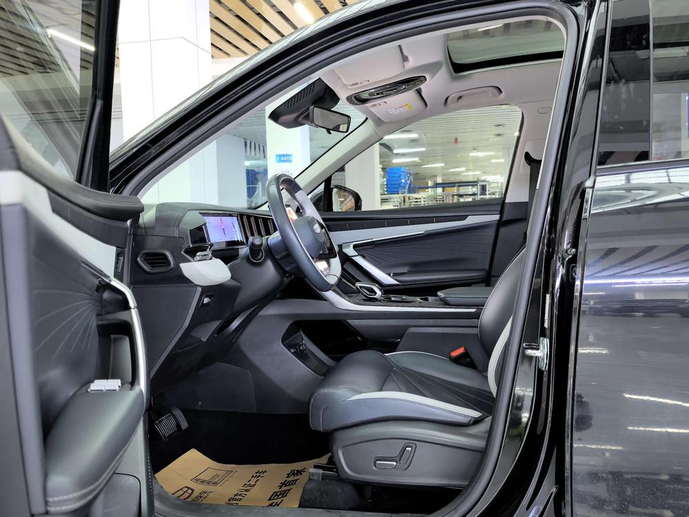 GEELY Boyue L 2023 car image #14