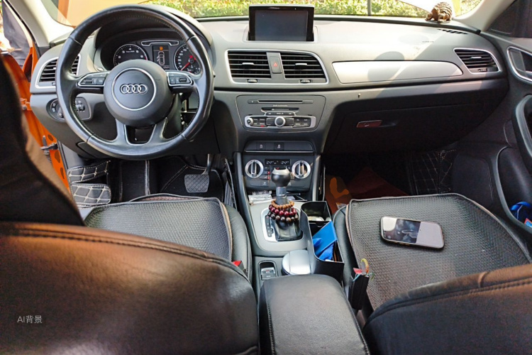 Audi Q3 2016 car image #11