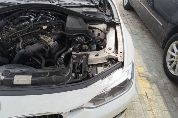 BMW 3 Series 2017 car image #24