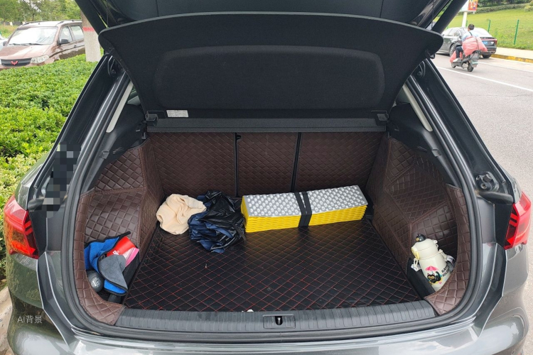 Audi Q3 2020 car image #21