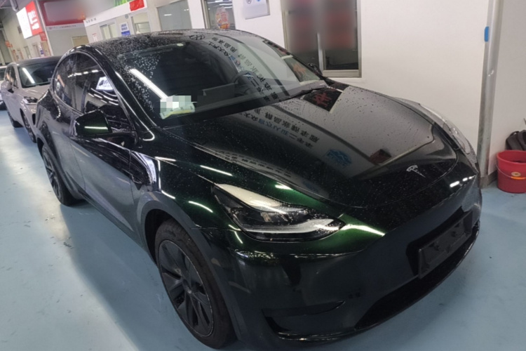 Tesla Model Y 2023 #4 Tesla Model Y 2023 car image #4