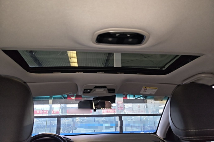 GEELY Emgrand 2019 #28 GEELY Emgrand 2019 car image #28