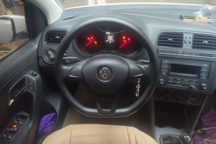 Volkswagen Polo 2018 car image #12
