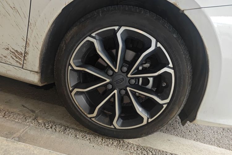 GEELY Binray 2022 car image #9