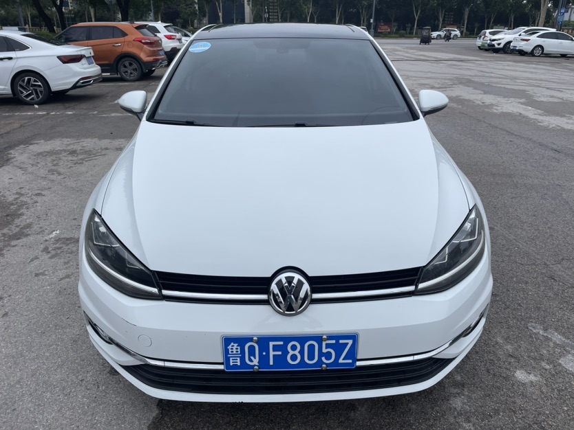 Volkswagen Golf 2020 car image 