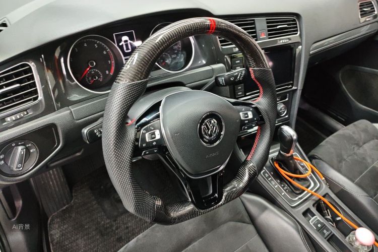 Volkswagen Golf 2018 car image #12