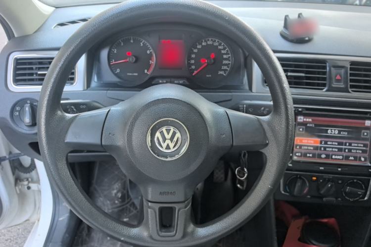 Volkswagen Santana 2016 car image #11