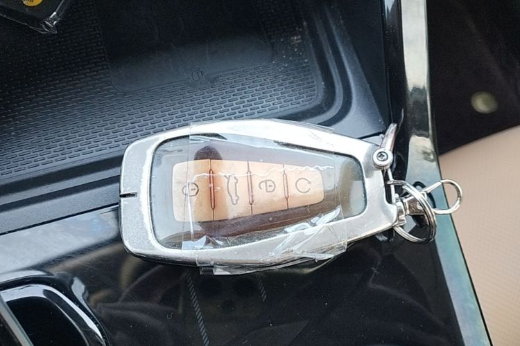 GEELY Boyue L 2024 car image #9