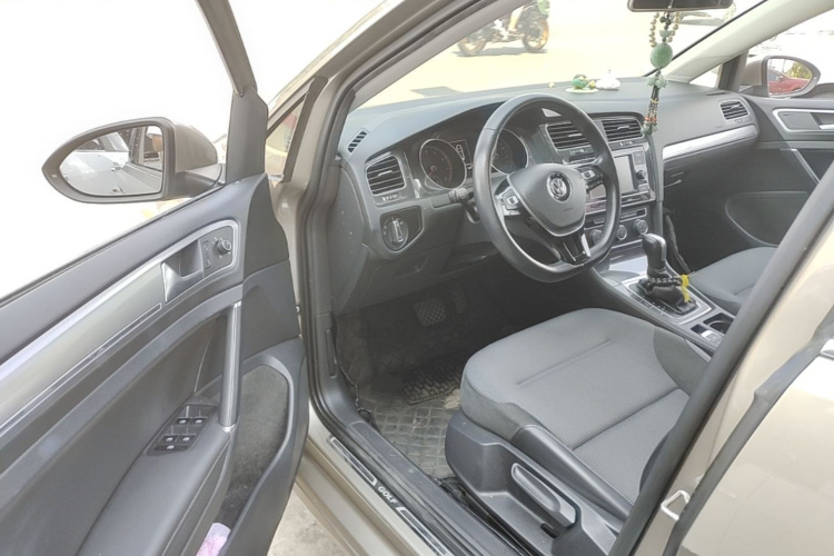 Volkswagen Golf 2018 #16 Volkswagen Golf 2018 car image #16