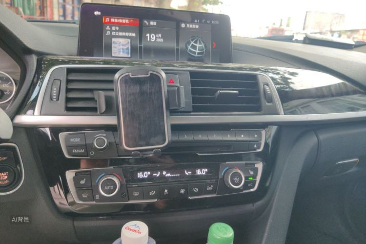 BMW 3 Series 2019 car image #15