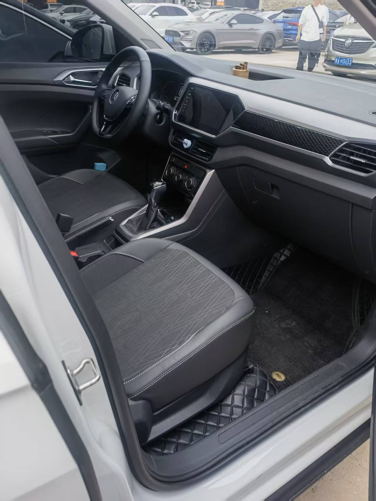 Volkswagen T-Cross 2021 #4 Volkswagen T-Cross 2021 car image #4