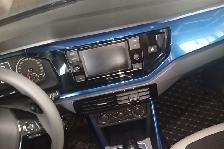 Volkswagen Polo 2019 car image #13