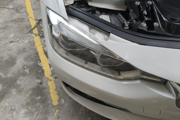 BMW 3 Series 2019 car image #8