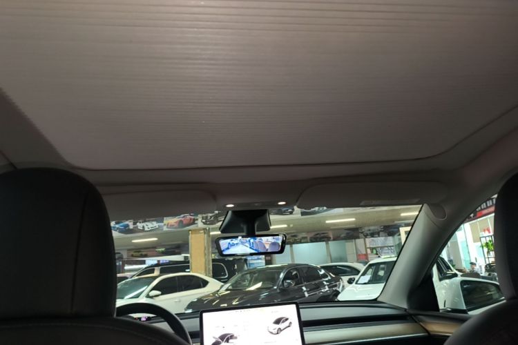 Tesla Model Y 2022 #18 Tesla Model Y 2022 car image #18