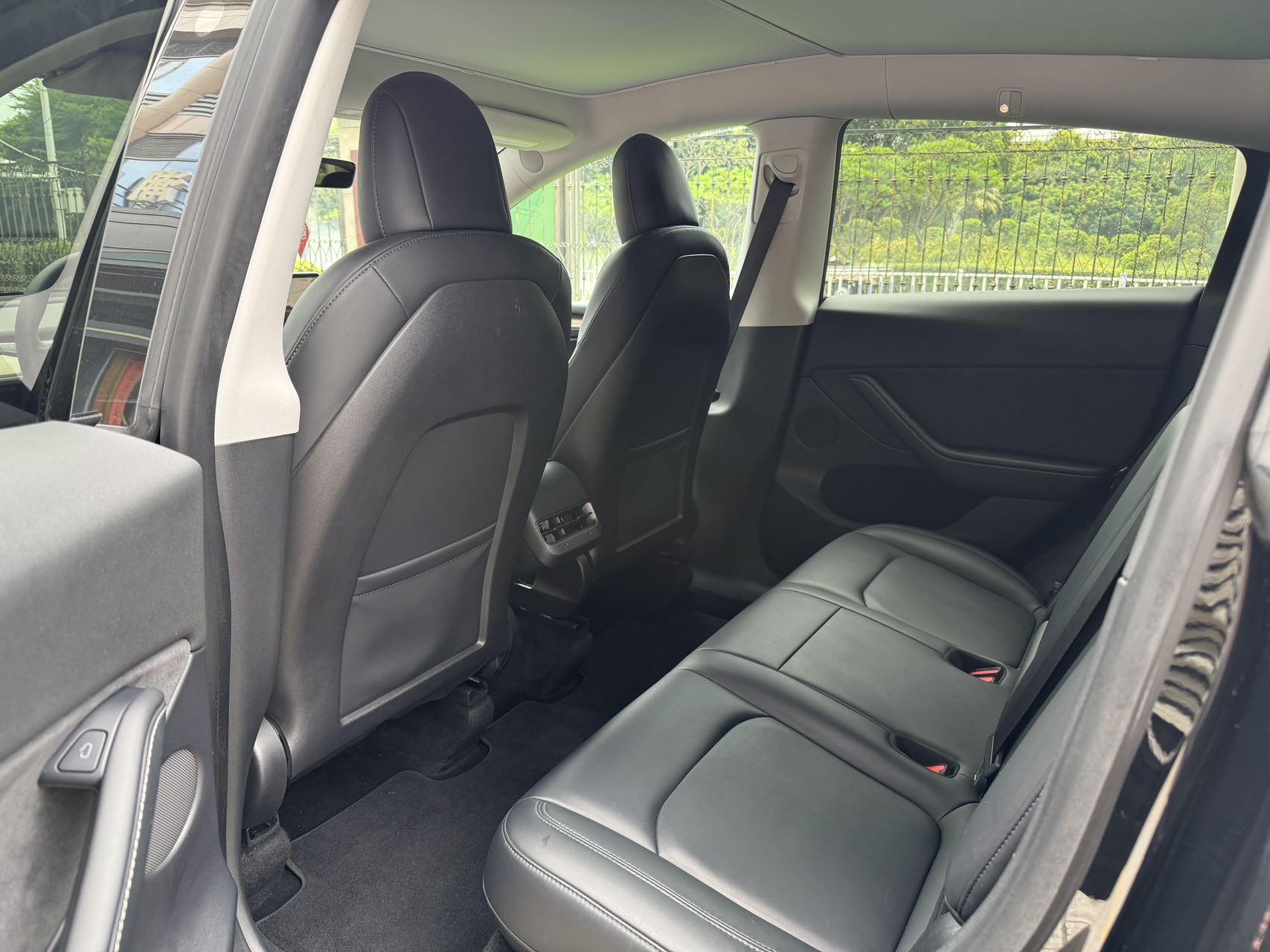 Tesla Model Y 2022 car image #6