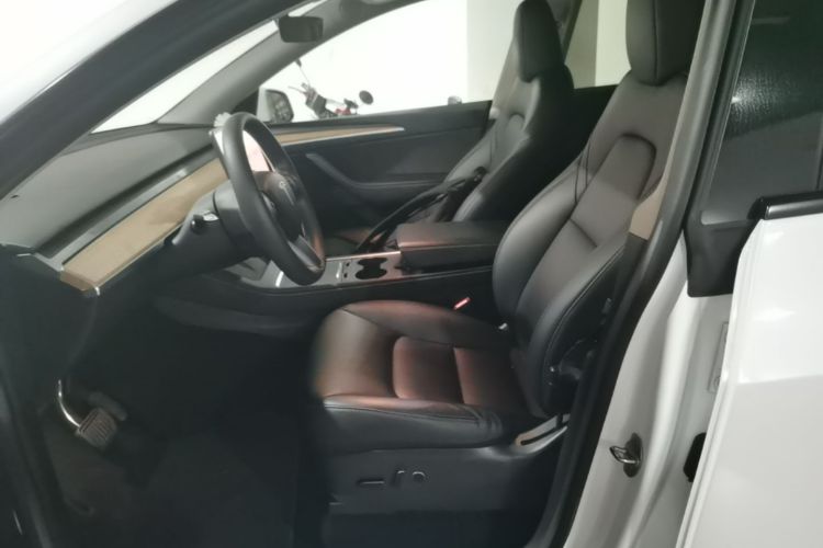 Tesla Model Y 2022 car image #15