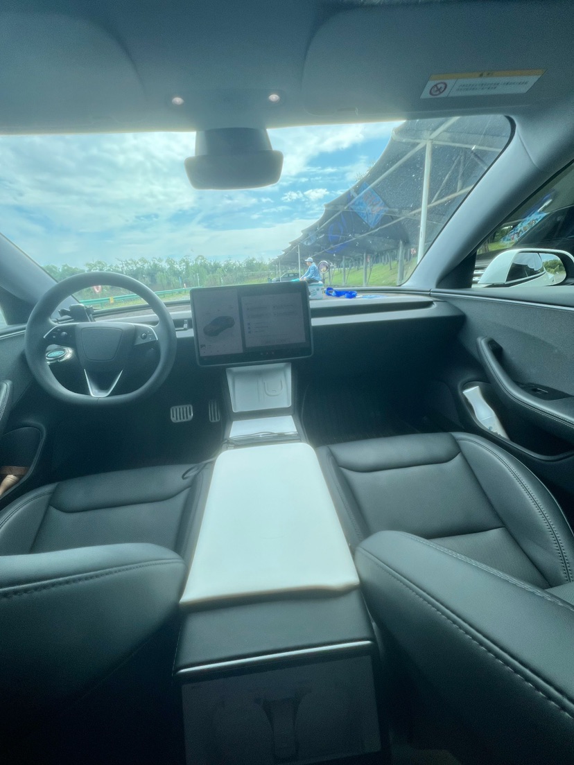 Tesla Model 3 2025 #4 Tesla Model 3 2025 car image #4