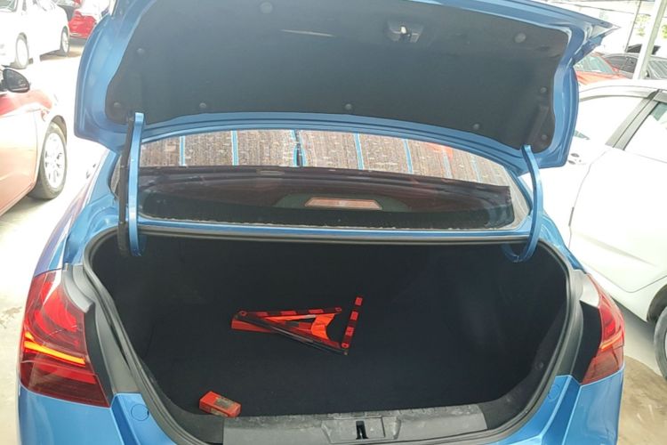 GEELY Emgrand 2018 car image #19