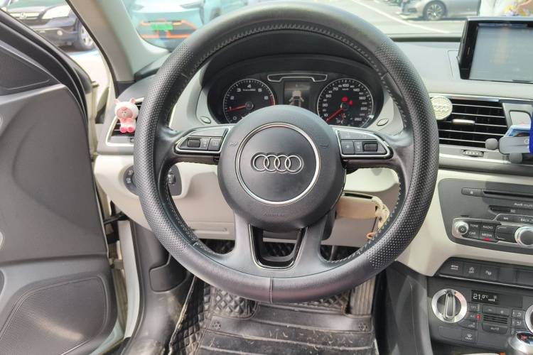 Audi Q3 2015 #15 Audi Q3 2015 car image #15