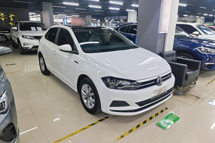 Volkswagen Polo 2022 car image #4