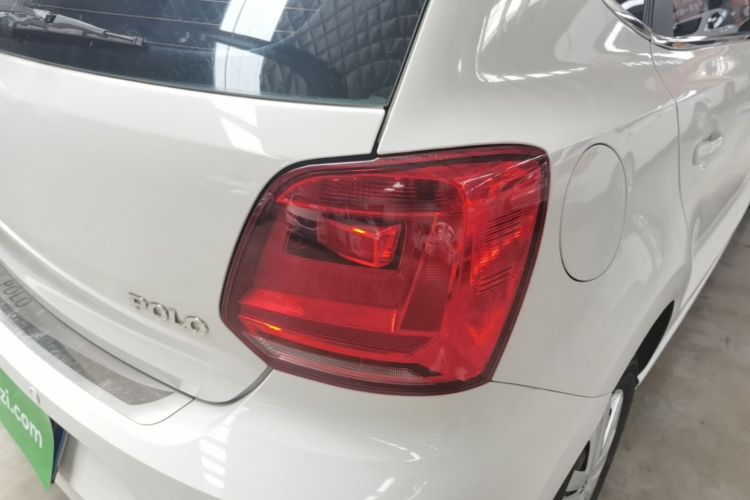 Volkswagen Polo 2017 car image #8