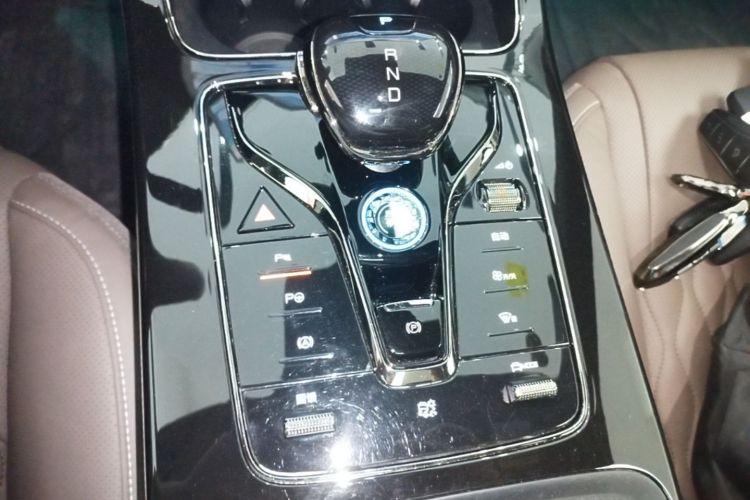 BYD Han 2024 car image #14