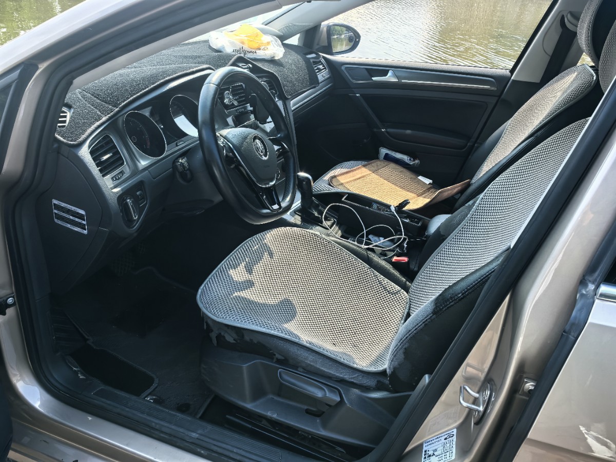 Volkswagen Golf 2016 car image #3