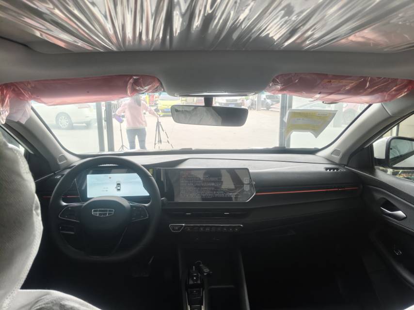 GEELY Binray 2026 image de voiture #9