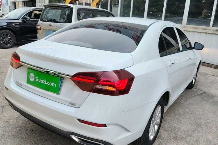 GEELY Emgrand 2021 car image #7