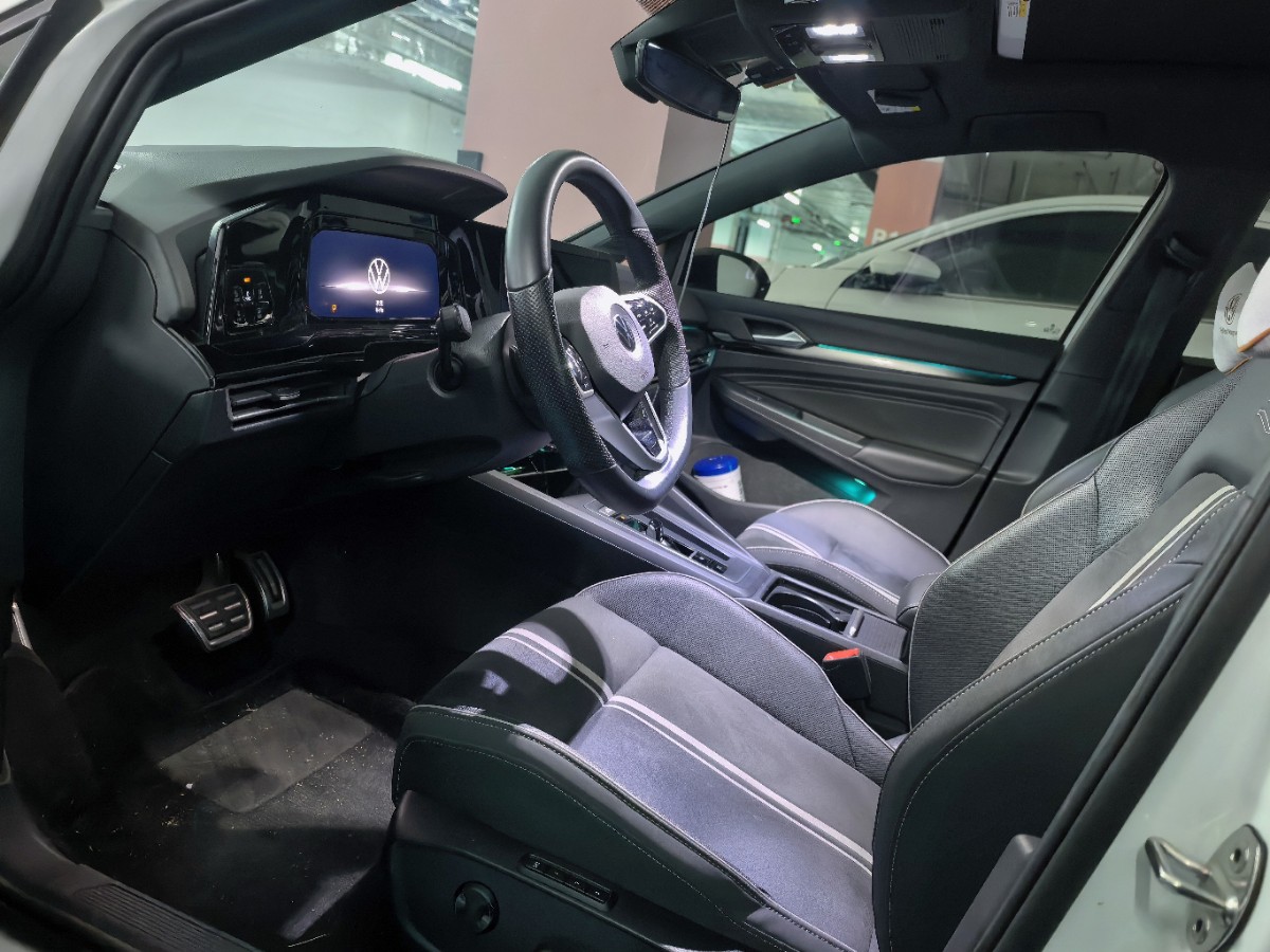 Volkswagen Golf 2022 car image #3