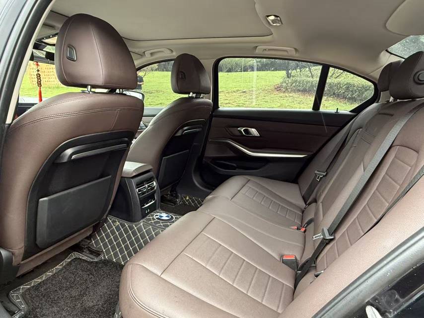 BMW 3 Series 2021 car image #6