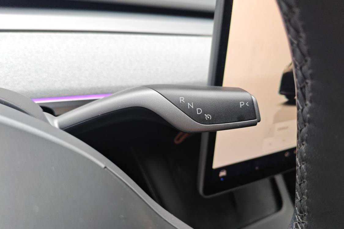 Tesla Model Y 2024 #27 Tesla Model Y 2024 imagen de coche #27