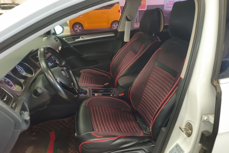 Volkswagen Golf 2018 car image #15
