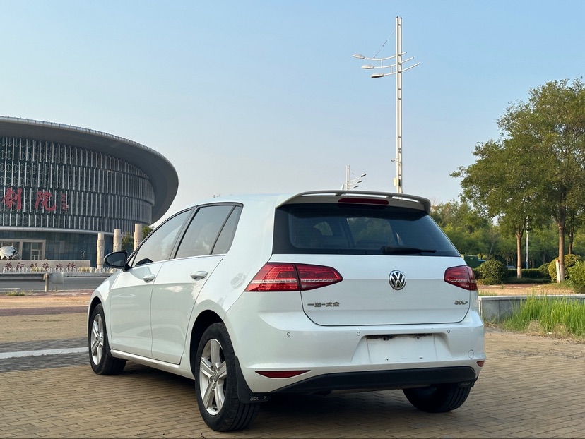 Volkswagen Golf 2015 car image #6