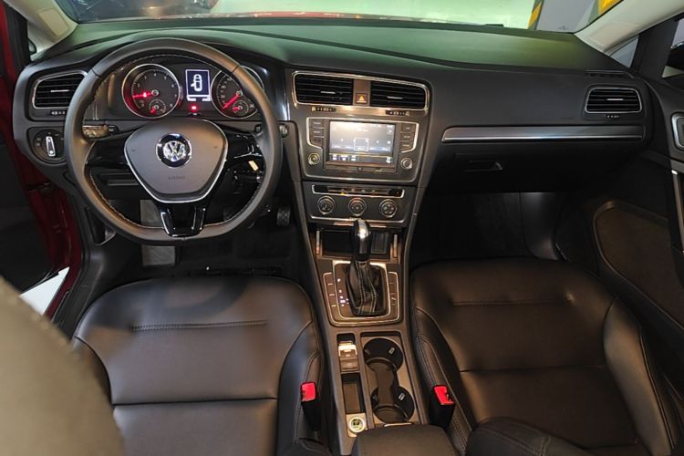 Volkswagen Golf 2017 car image #20