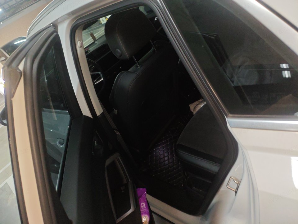 Audi Q3 2021 car image #3